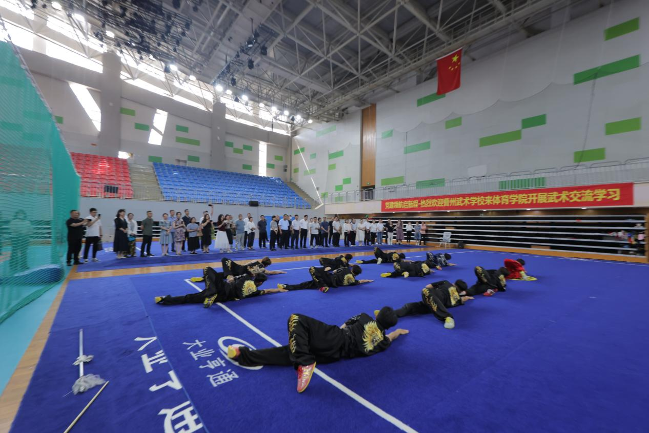 “感黨恩、聽黨話、跟黨走 鑄牢中華民族共同體意識(shí)”——五支部聯(lián)合開展主題黨日活動(dòng)