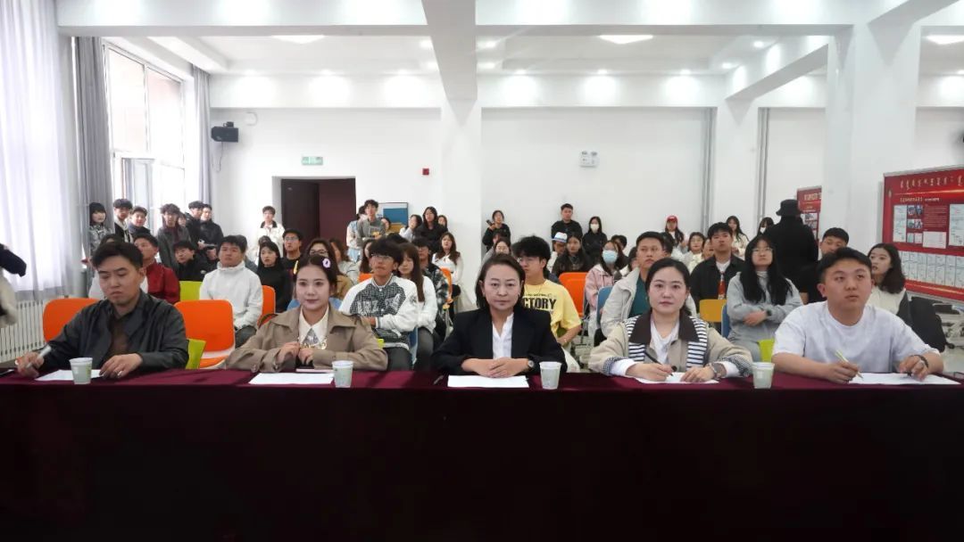 “青春筑夢 唱響北疆”呼和浩特民族學(xué)院2025年“十佳校園歌手”大賽復(fù)賽圓滿落幕